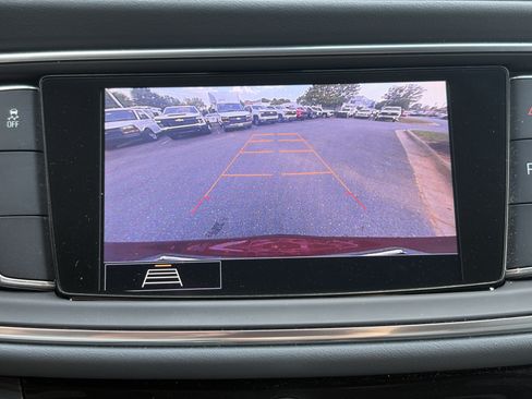Used 2020 Buick Enclave Essence FWD image 21