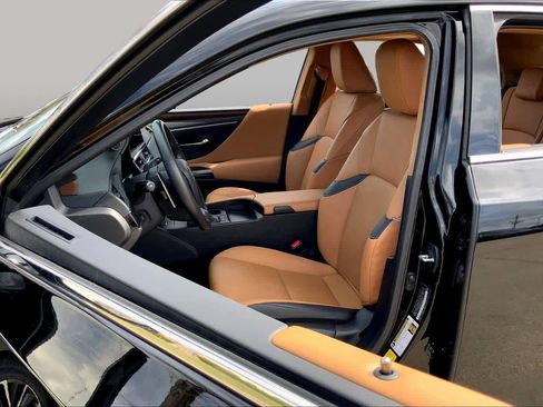 Used 2024 Lexus ES 350 w/ Premium Package FWD image 14