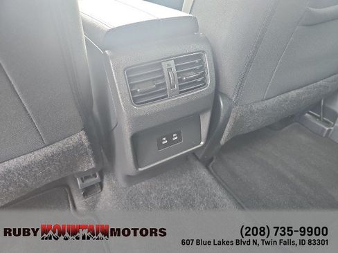 Used 2025 Nissan Rogue SV AWD/4WD image 27