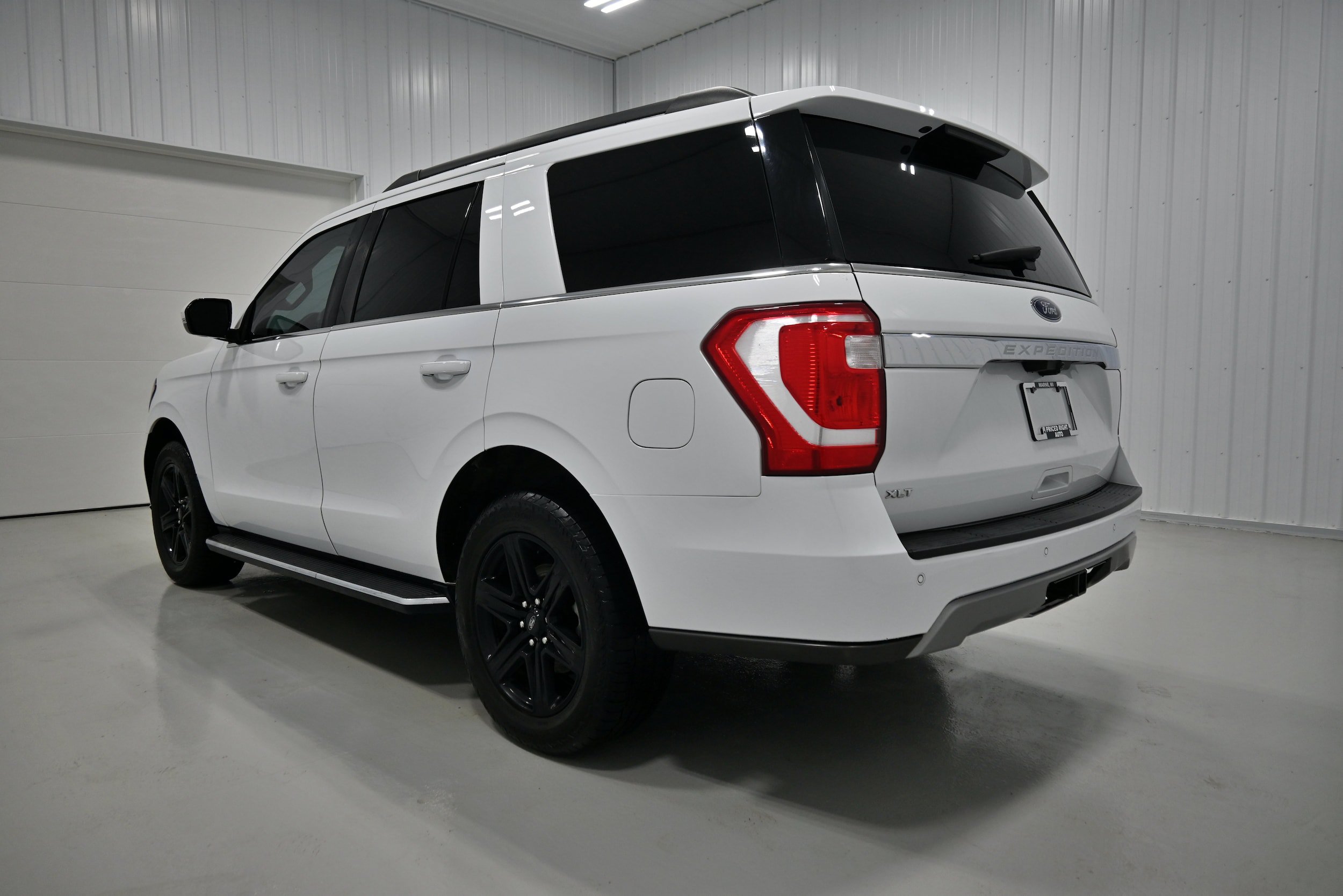 Used 2021 Ford Expedition XLT AWD/4WD image 32