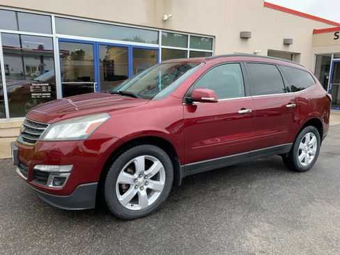 Used 2016 Chevrolet Traverse LT w/ Style and Technology Package AWD/4WD image 1