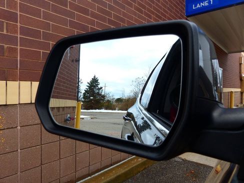Used 2021 GMC Acadia SLE w/ Driver Convenience Package FWD image 42