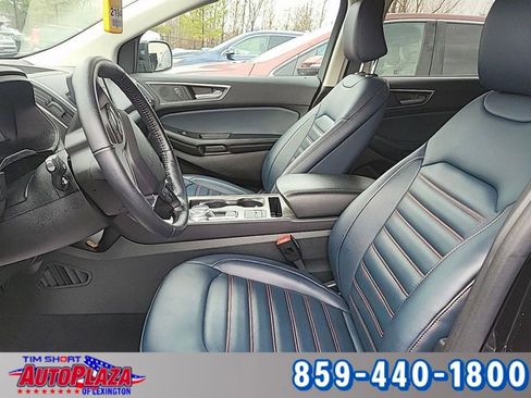 Used 2022 Ford Edge SEL w/ Sport Appearance Package image 2