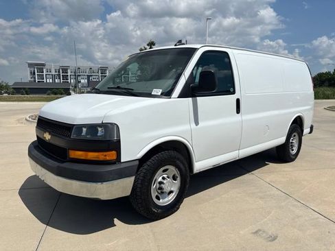 Used 2018 Chevrolet Express 2500 w/ Communications Package RWD image 26