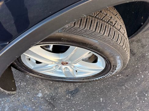 Used 2014 Porsche Cayenne Platinum Edition image 38