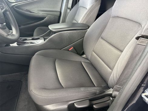 Used 2022 Chevrolet Malibu LS FWD image 12