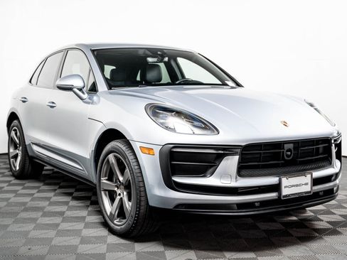 Certified 2023 Porsche Macan AWD/4WD image 8