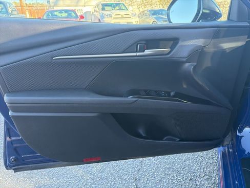 Used 2025 Toyota Camry SE image 11