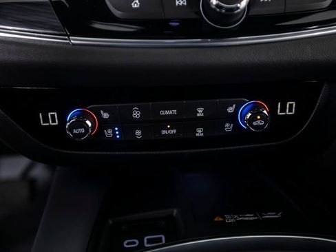 Used 2022 Buick Enclave Premium w/ Surround and Sites Package AWD/4WD image 32