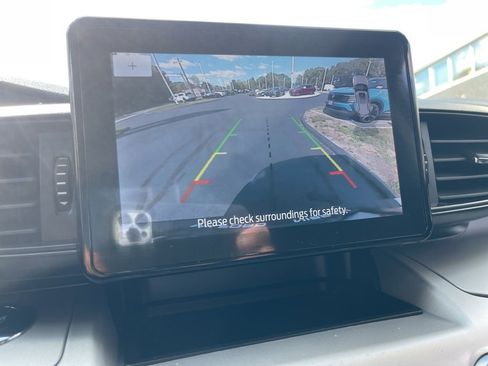 Used 2023 Ford Explorer XLT image 20