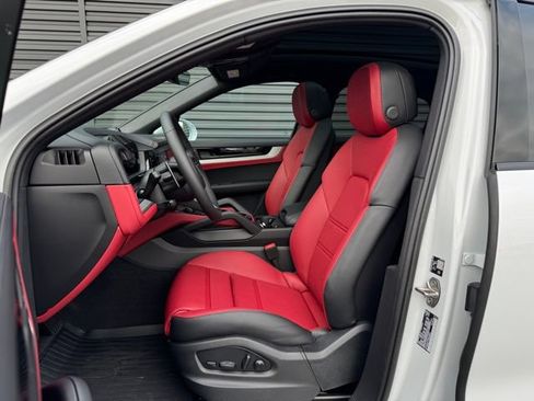New 2026 Porsche Cayenne E-Hybrid Coupe AWD/4WD image 5