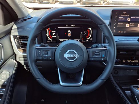 Certified 2024 Nissan Rogue Platinum w/ Platinum Premium Package image 14