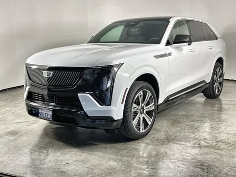 Used 2025 Cadillac Escalade IQ Luxury 1 AWD/4WD image 4