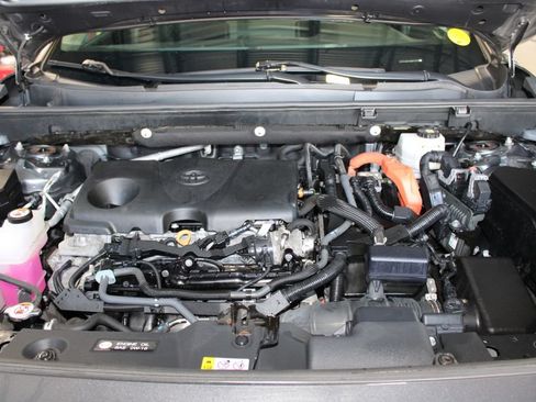Used 2024 Toyota RAV4 LE AWD/4WD image 7