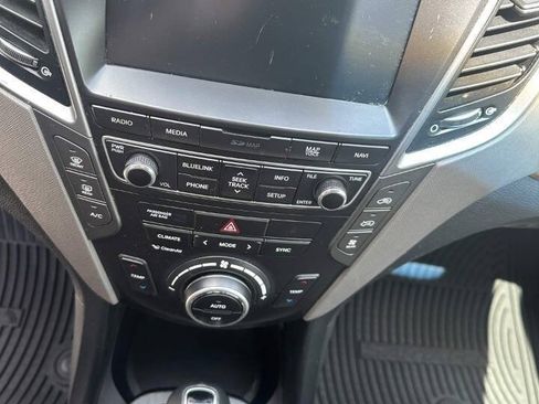 Used 2017 Hyundai Santa Fe FWD w/ ULTIMATE PACKAGE 07 w/ Cargo Package image 9