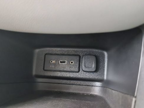 Used 2020 Chevrolet Equinox LS w/ LS Convenience Package AWD/4WD image 21