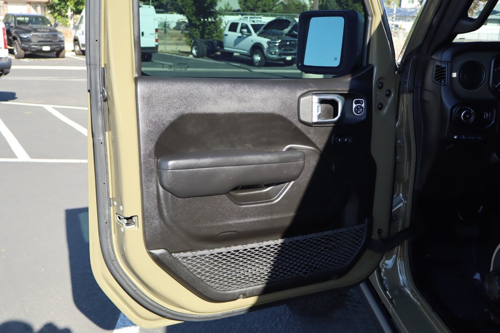 Used 2025 Jeep Wrangler Unlimited Sport S 4xe AWD/4WD image 18