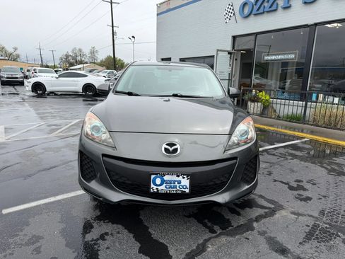 Used 2013 MAZDA MAZDA3 i Touring FWD image 2