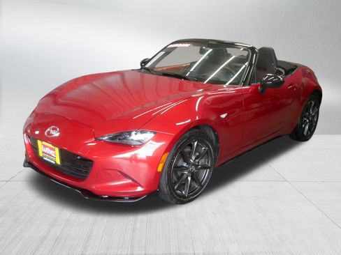Used 2016 MAZDA MX-5 Miata Club RWD image 3