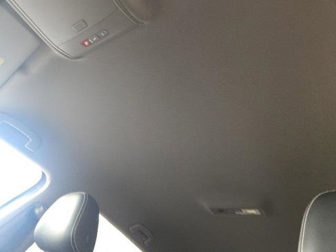 Used 2023 Volkswagen Atlas SE image 23