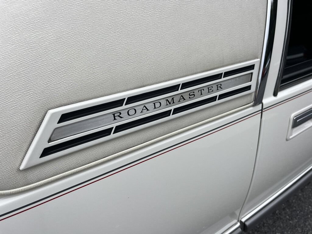 Used 1992 Buick Roadmaster Sedan RWD image 12