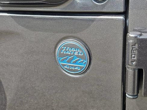 Used 2024 Jeep Wrangler Unlimited AWD/4WD image 29