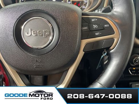 Used 2015 Jeep Cherokee Latitude w/ Cold Weather Group image 14
