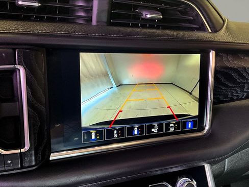 Used 2023 GMC Yukon XL Denali RWD image 15