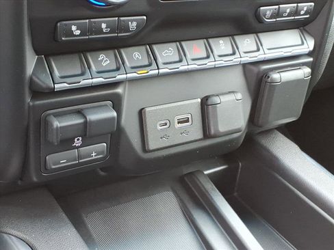 Used 2019 Chevrolet Silverado 1500 LTZ image 26