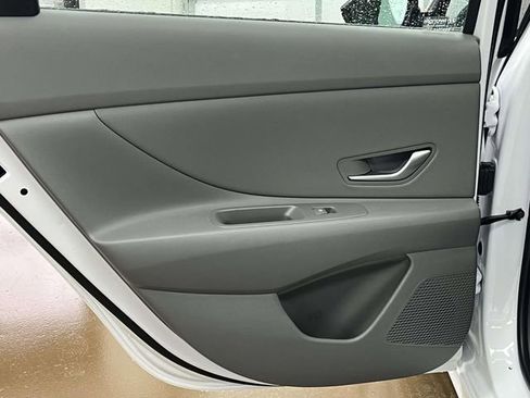 Certified 2025 Hyundai Elantra Sport FWD image 16