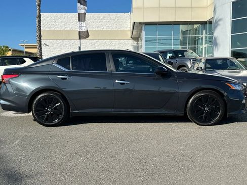 Used 2022 Nissan Altima 2.5 SV FWD image 3