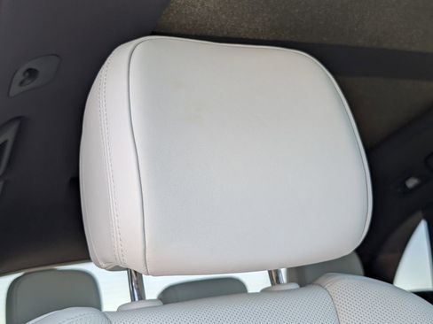 Certified 2024 Porsche Macan AWD/4WD image 18