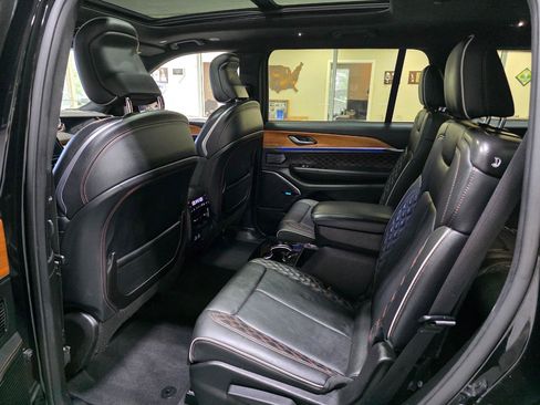 Used 2023 Jeep Grand Cherokee L Summit AWD/4WD image 20