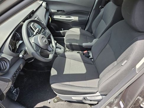 New 2025 Nissan Kicks Play S image 7