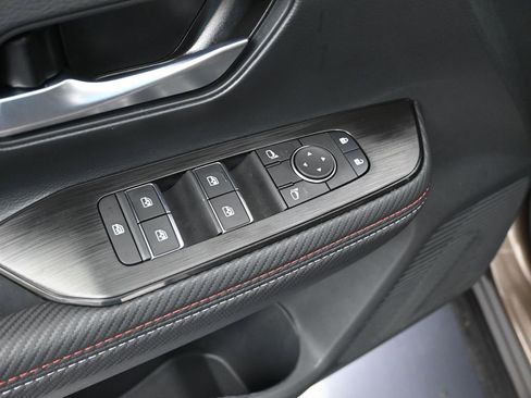 New 2026 Nissan Kicks SR image 12