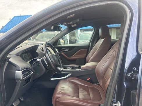 Used 2017 Jaguar F-PACE S image 10