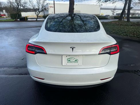 Used 2020 Tesla Model 3 Standard Range Plus image 9