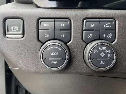 Certified 2025 Chevrolet Silverado 2500 High Country w/ Technology Package AWD/4WD image 28