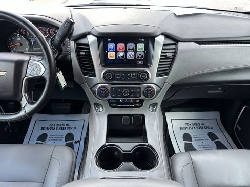 Certified 2019 Chevrolet Suburban LT RWD image 14