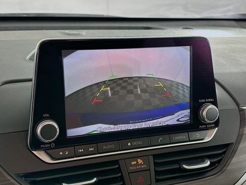 Used 2025 Nissan Altima 2.5 SV FWD image 22