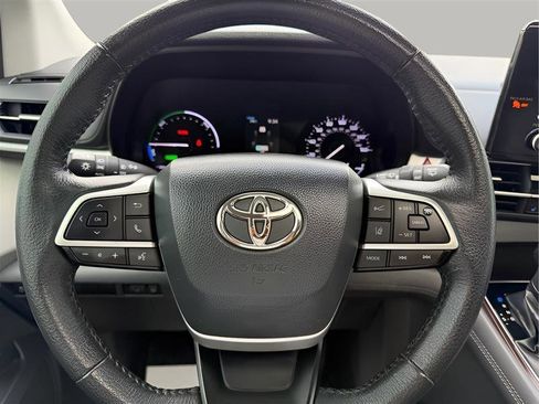 Used 2021 Toyota Sienna XLE FWD image 59