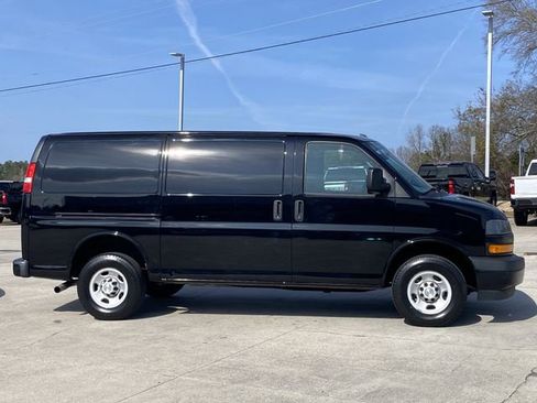 Used 2021 Chevrolet Express 2500 w/ Driver Convenience Package image 8