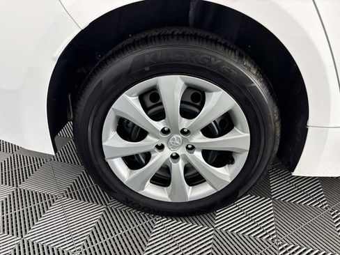 Used 2025 Toyota Corolla LE FWD image 27