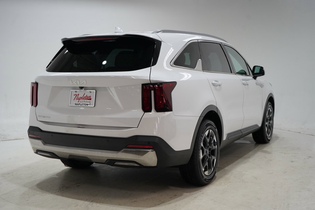 Used 2024 Kia Sorento S FWD image 9