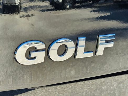 Used 2016 Volkswagen Golf S image 11