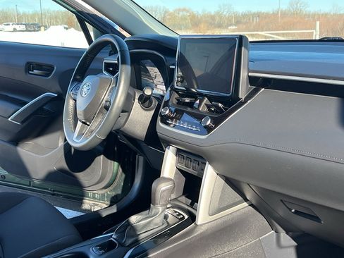 Used 2024 Toyota Corolla Cross LE image 26