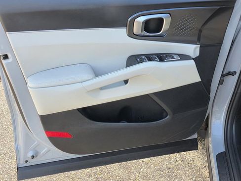 Used 2025 Kia Sorento EX w/ Panoramic Sunroof Package image 36