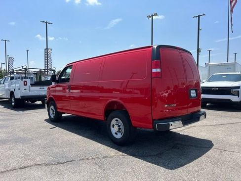 New 2026 Chevrolet Express 2500 w/ Communications Package RWD image 5
