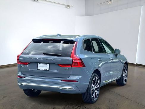 Used 2023 Volvo XC60 B5 Plus w/ Climate Package AWD/4WD image 4