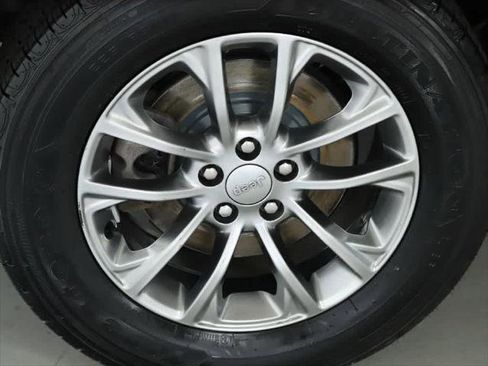 Certified 2020 Jeep Cherokee Latitude Lux w/ Quick Order Package 26H Lux image 12